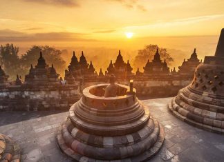 Du lịch Indonesia đất nước của những ngôi đền linh thiêng Du lịch Indonesia đất nước của những ngôi đền linh thiêng