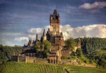 Khám phá những tòa lâu đài nổi tiếng và lâu đời khi đi du lịch Pháp